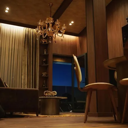 Hotel The Hh Point 5*